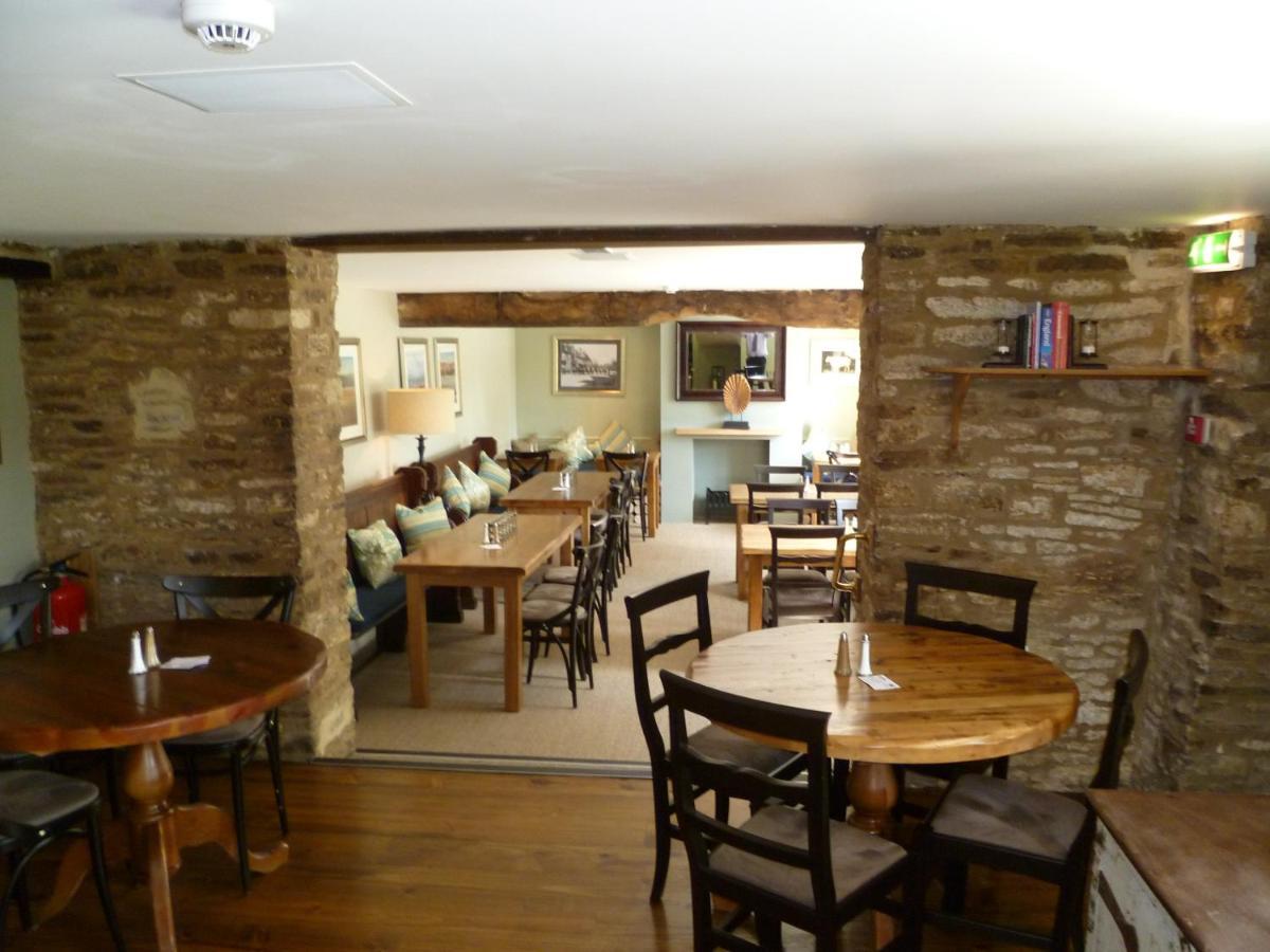 The Crown Of Crucis Country Inn And Hotel Cirencester Exteriér fotografie