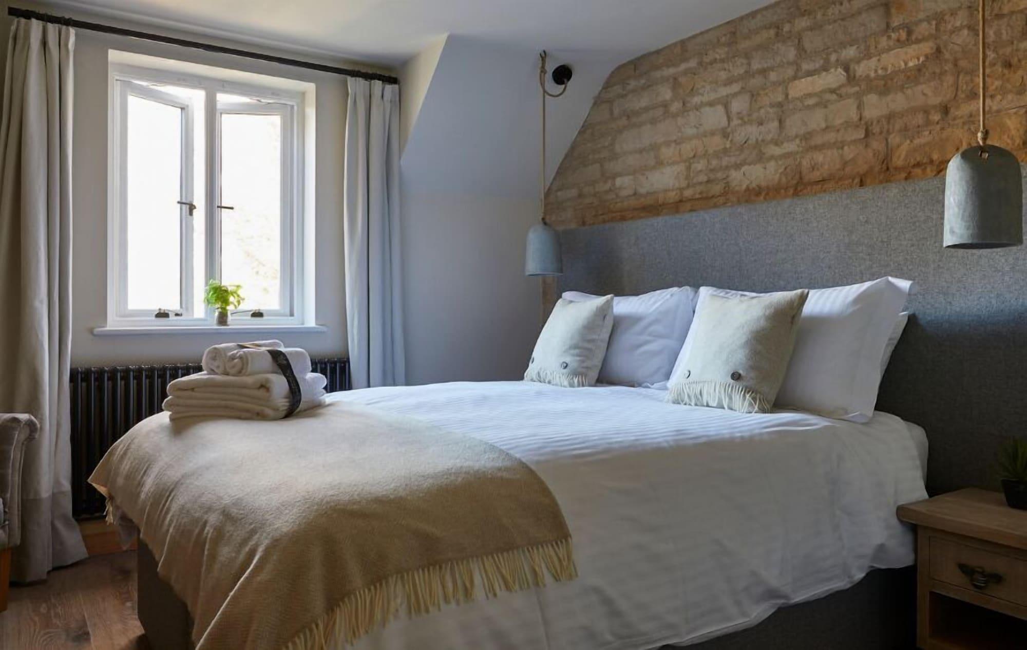 The Crown Of Crucis Country Inn And Hotel Cirencester Exteriér fotografie