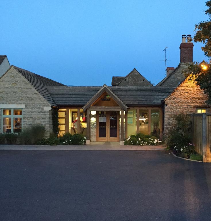 The Crown Of Crucis Country Inn And Hotel Cirencester Exteriér fotografie