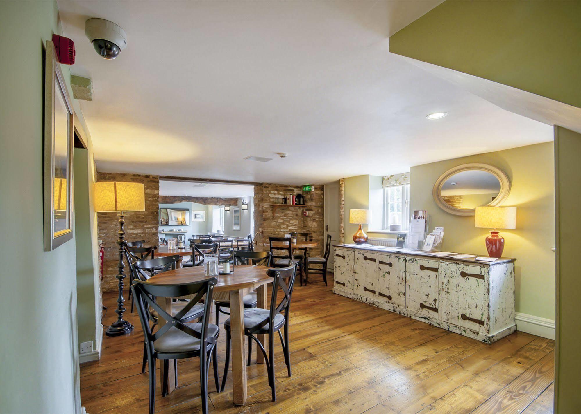 The Crown Of Crucis Country Inn And Hotel Cirencester Exteriér fotografie